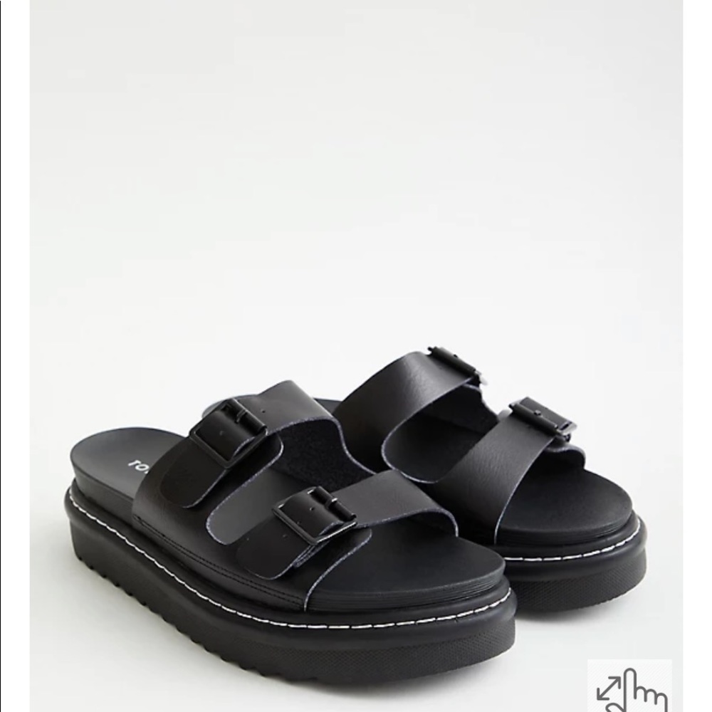 Like new Torrid wide width Sandals.